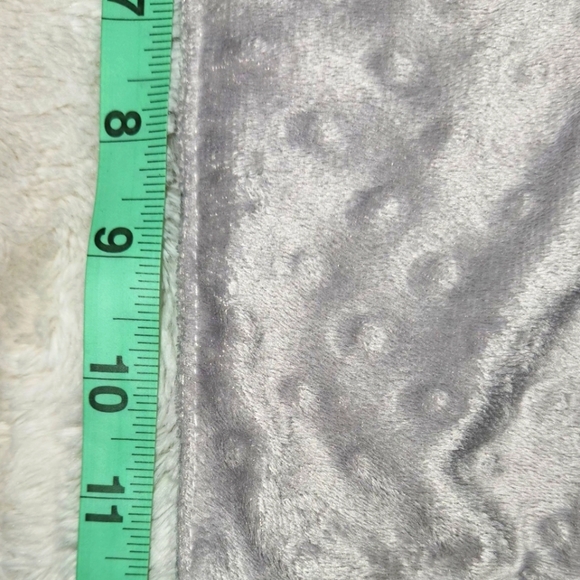 elegantbaby Giraffe Lovey Minky Plush Gray/White Gray Satin Lining  12” x 12” - Picture 4 of 5